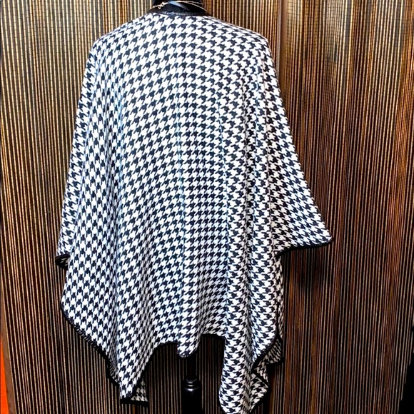 MARC NEW YORK HOUNDSTOOTH PONCHO - Picture 4 of 5